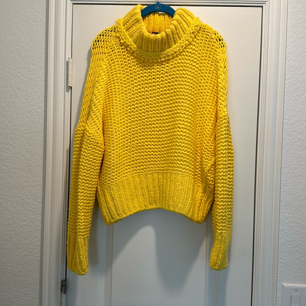 Free people cropped chunky knit yellow sweater worn once